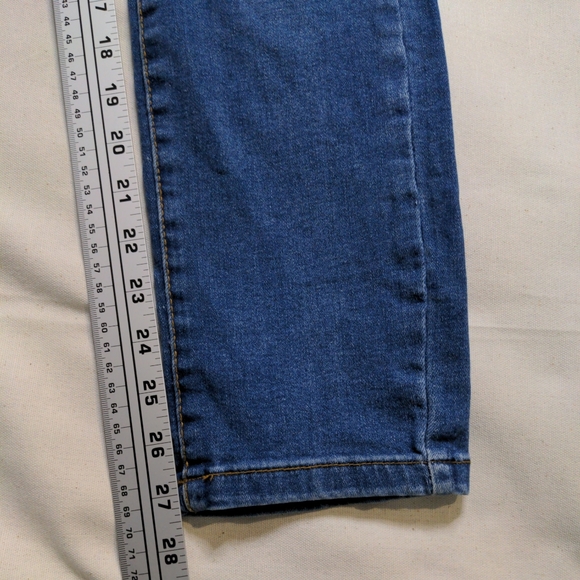 Modern Culture Performance Denim Women's Blue Jeans Size 29x30 - Picture 9 of 9